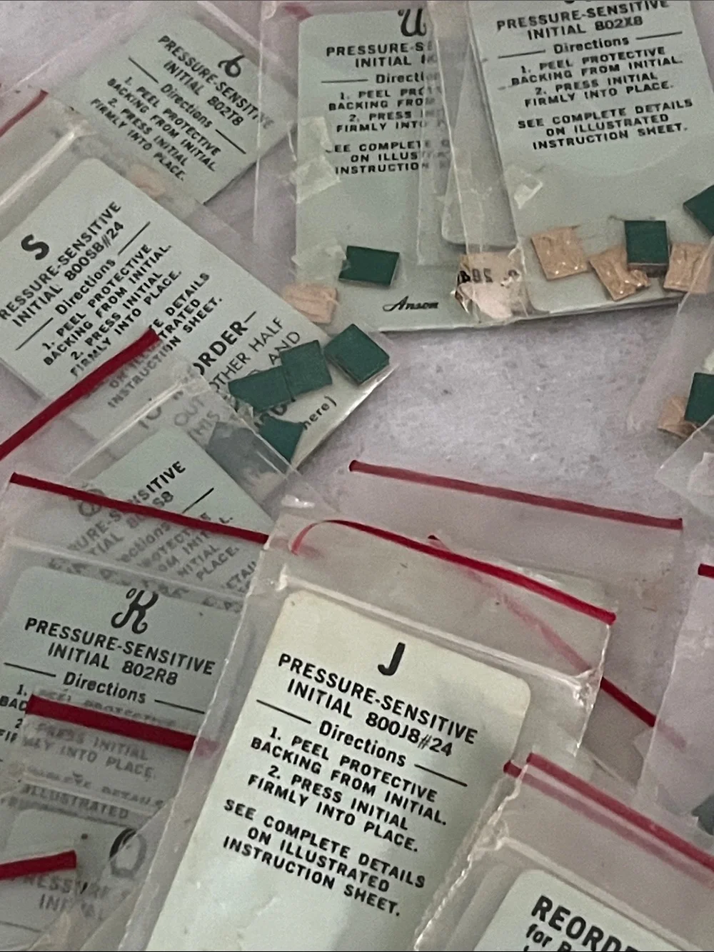 Anson Assorted Pressure-Sensitive Gold Tone Vintage 70’s Letters/Emblems 500 +